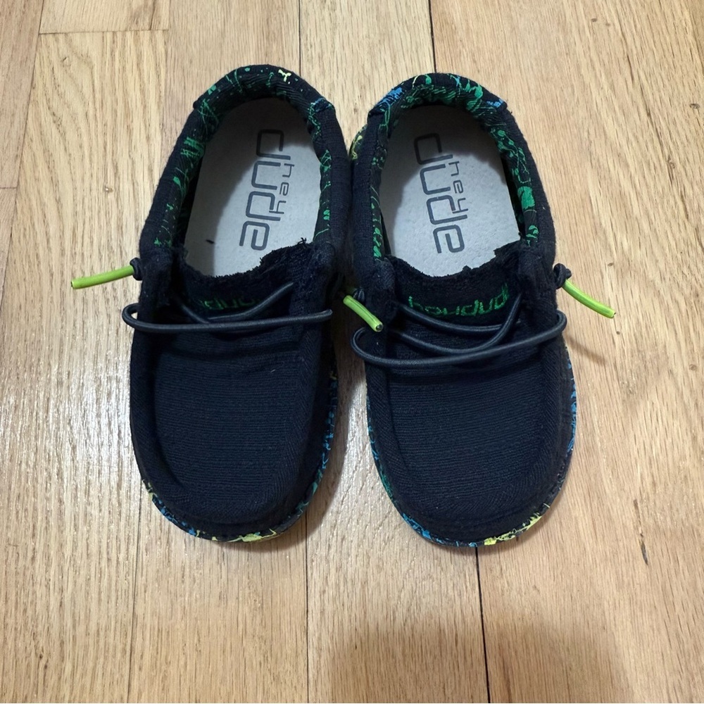 Hey Dude Kids' Black and Green Shoes Size K7